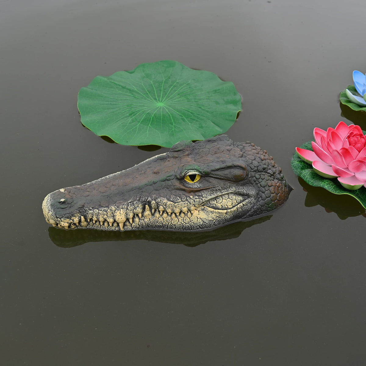 MONT PLEASANT defender and decoration serves as yard or pool ornament
