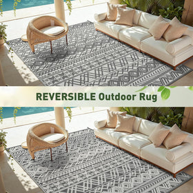 MontVoo lightweight foldable rug for easy packing on trips