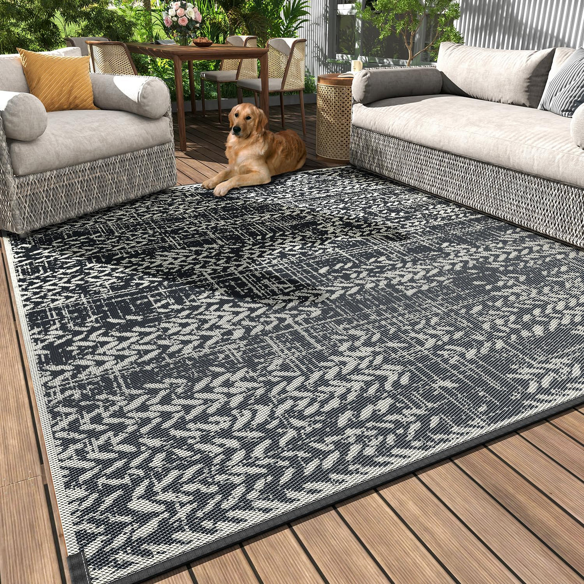 MontVoo RV outdoor mat plastic straw, durable under camp use.