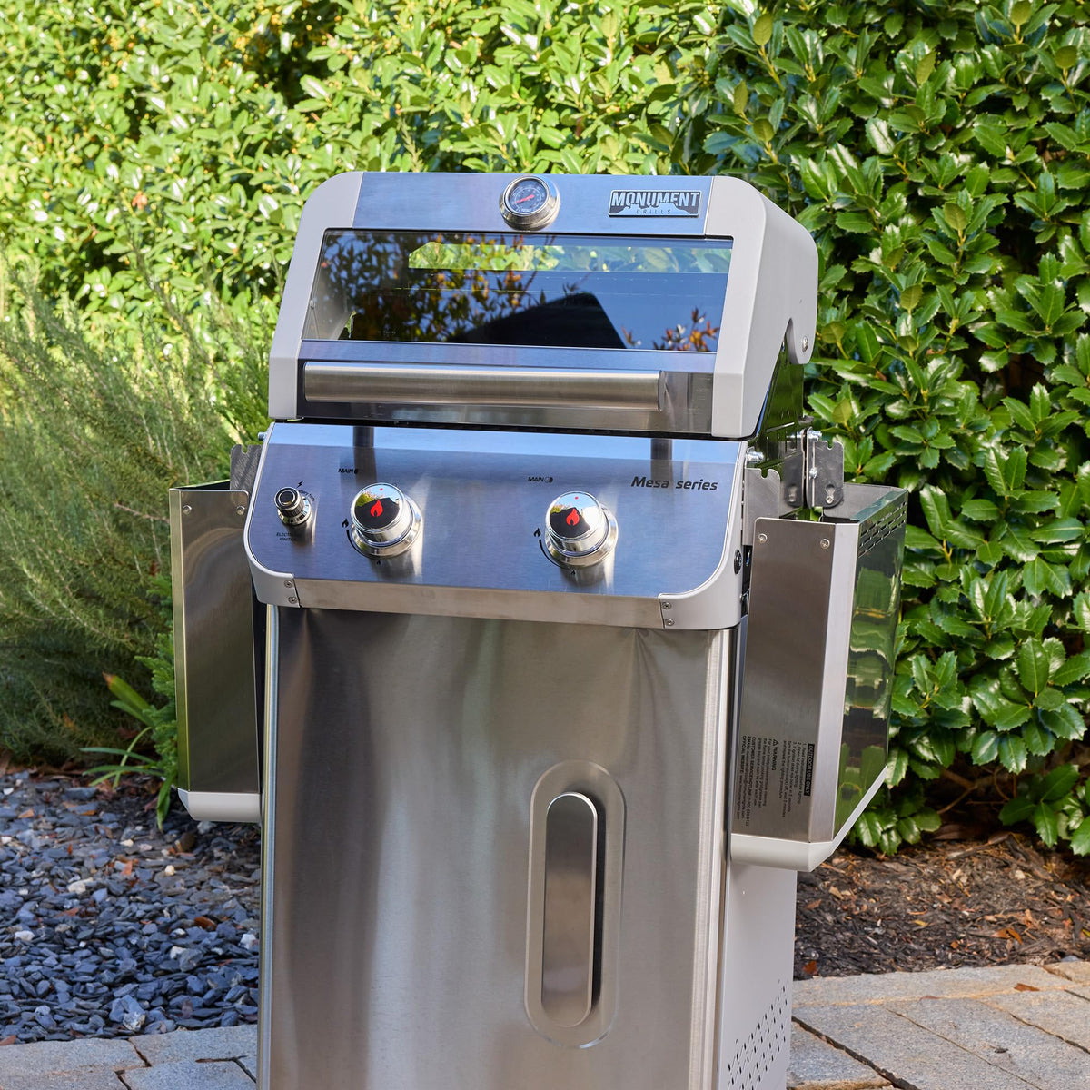 Monument Grills Mesa200S foldable side shelves maximize space when not in use