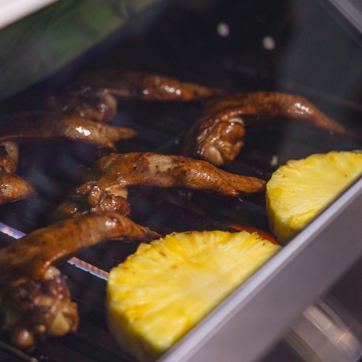 Monument Grills Mesa200S precise temperature gauge helps track doneness