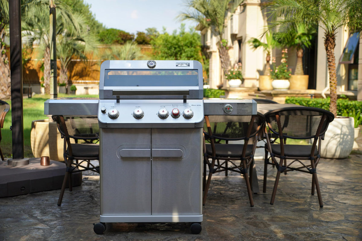 Mesa415BZ 630 sq in cooking area supports multiple meats and vegetables at once.