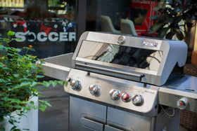 Mesa415BZ sear-zone delivers a rapid 650°F sear with minimized hot spots.