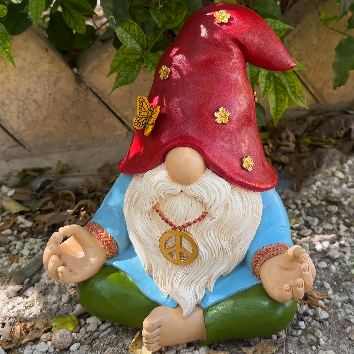 Mood Lab eco-friendly packaging protects the lawn gnome during shipping.