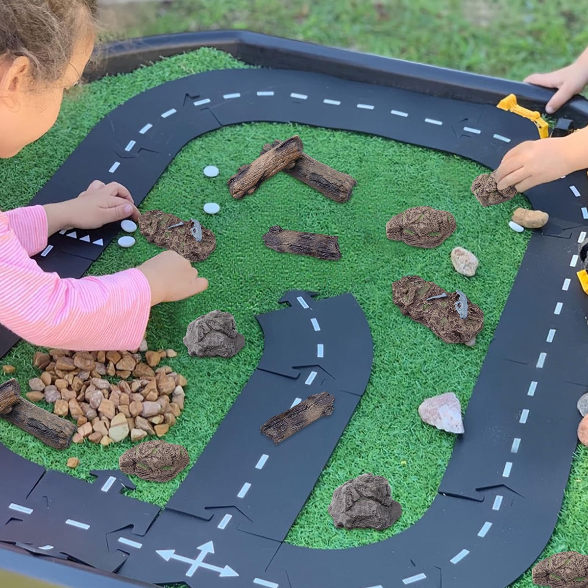 Morofme tree trunk miniatures enhance dioramas with authentic detailing