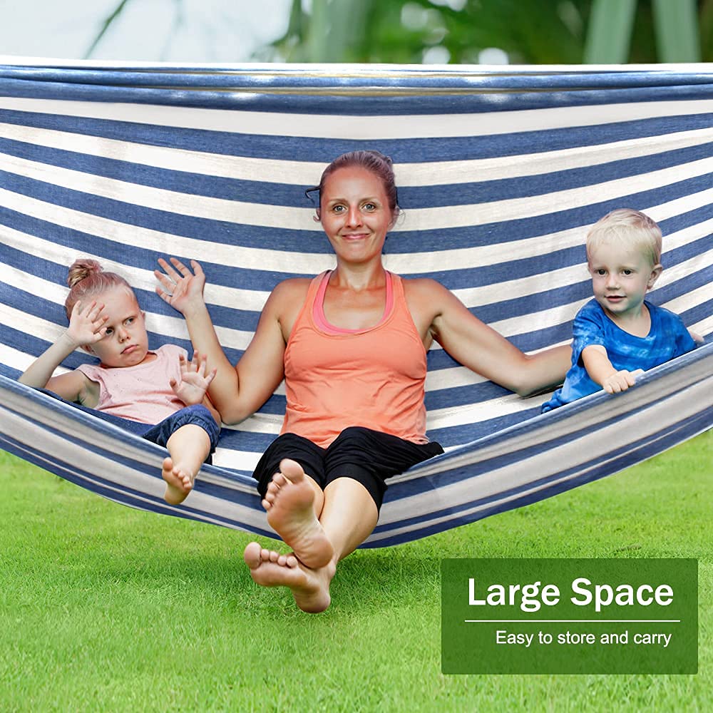 MOSFiATA storage bag makes packing the hammock effortless.