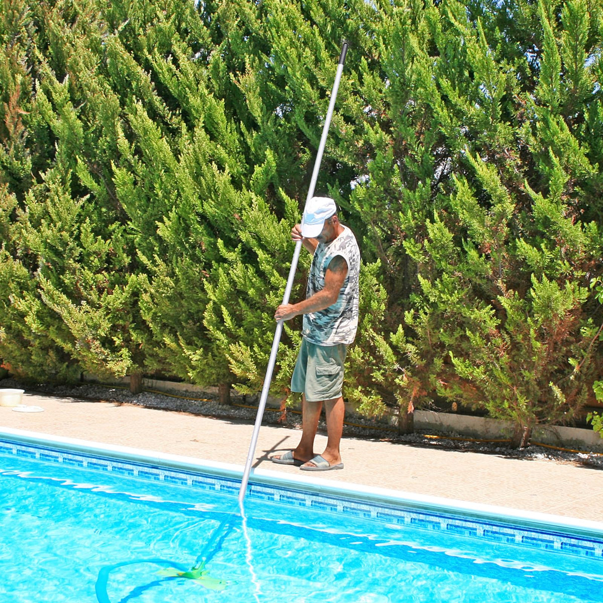 Mowend pole compatible with skimmer nets and vacuum heads