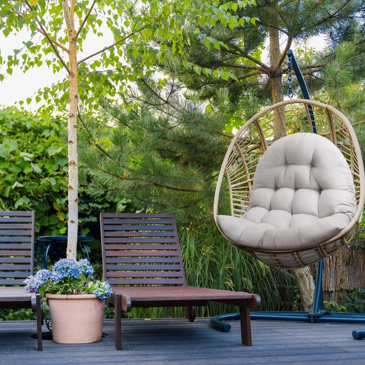 MQK Thick Egg Chair Cushion side view shows generous padding for relaxation.