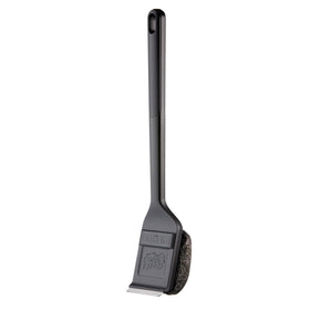 Mr. Bar-B-Q Ergonomic handle offers comfortable grip during long cleanings.