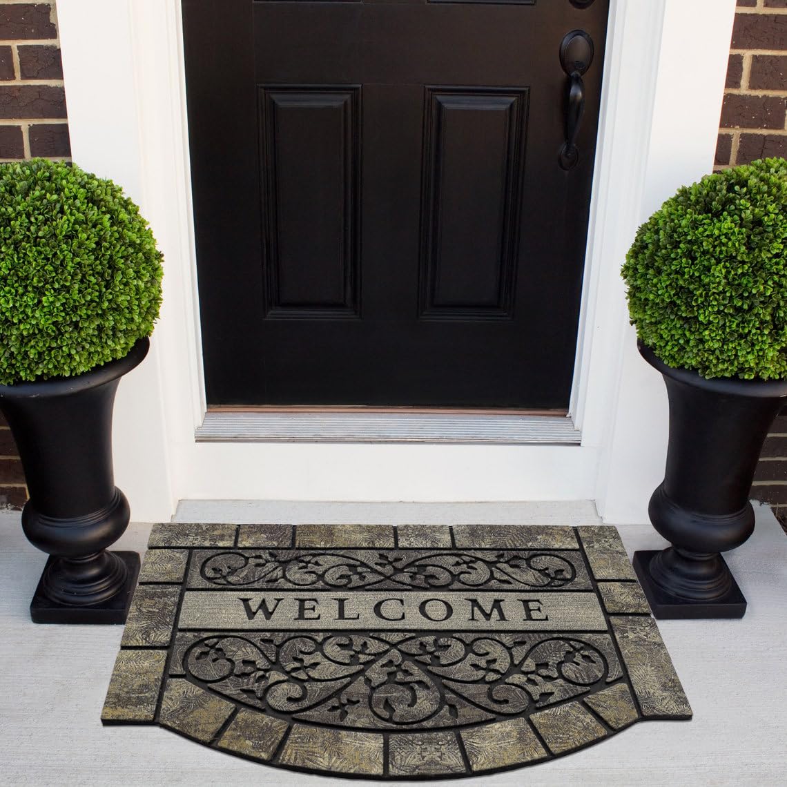 MTOUOCK weather-resistant welcome mat withstands snow and rain for year-round use.