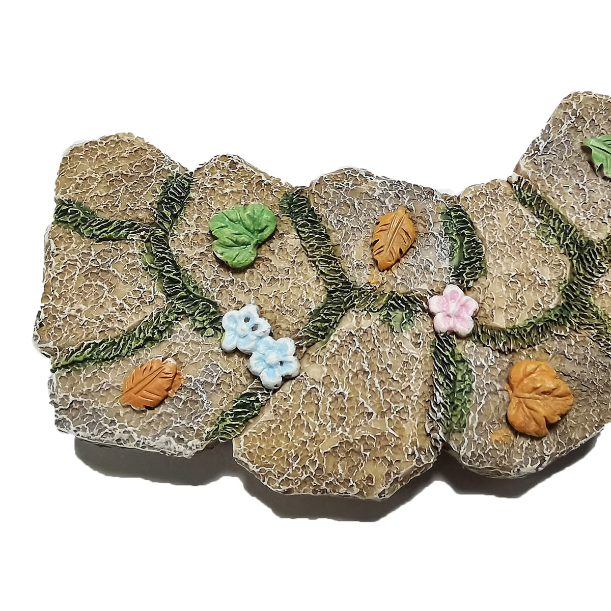 MUAMAX Fairy Garden Path Moss Detail evokes natural texture and realism.