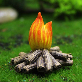 MUAMAX garden gnomes side view highlights durable resin finish.
