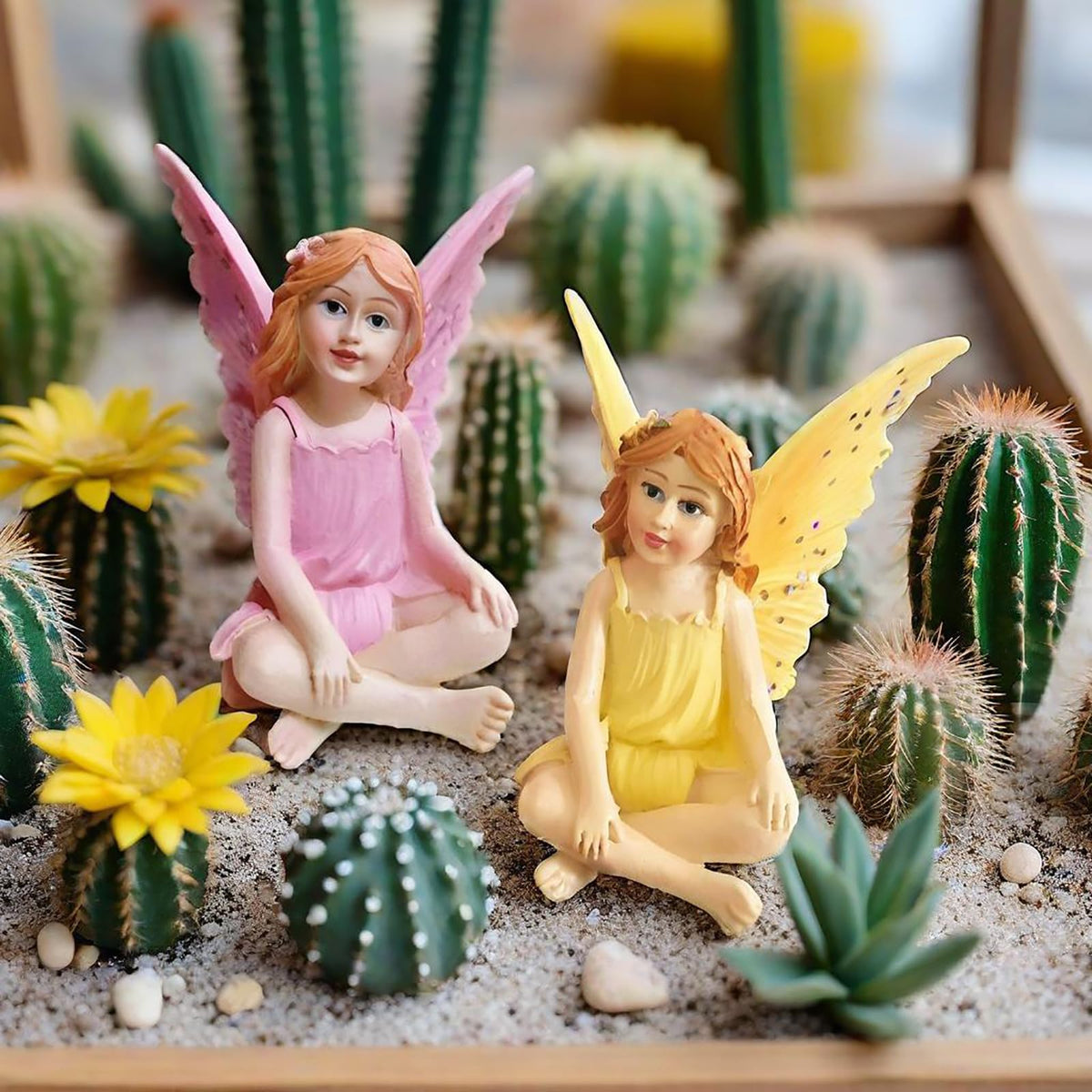 MUAMAX outdoor fairy figurine set enhances fairy garden scenes.