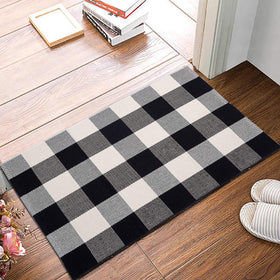 MUBIN soft durable entryway mat offers everyday use with gentle skin-friendly fibers.