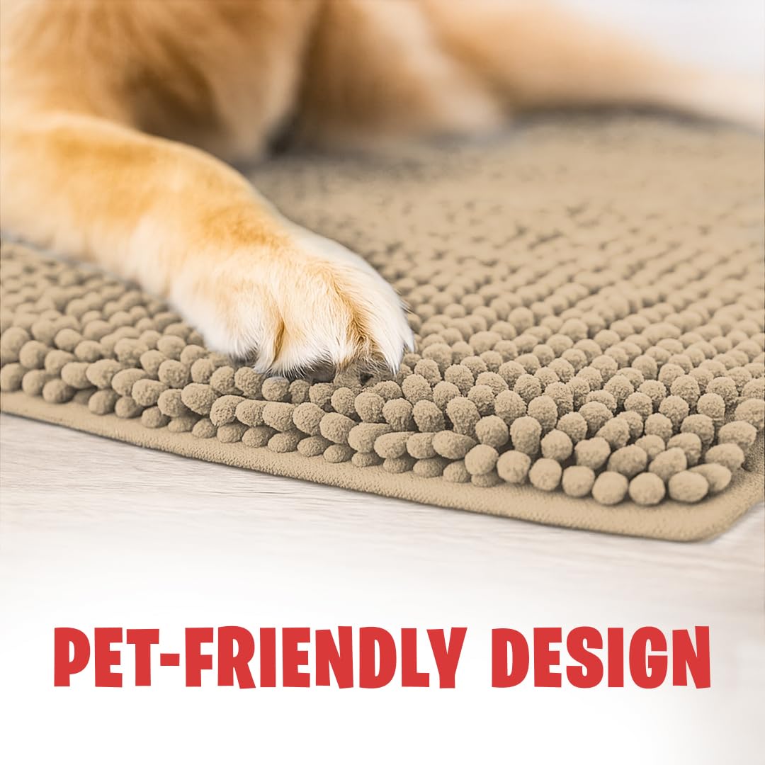 MudGuard Mat features absorbent microfiber to dry wet paws quickly.