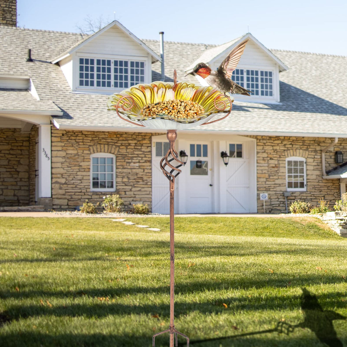MUMTOP Garden decor combines function with bright color for outdoors