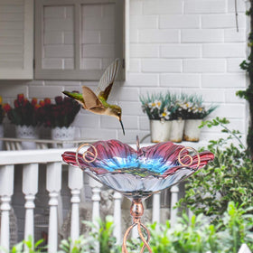 Easy-to-assemble metal stake ensures quick garden setup.