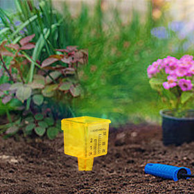 MUMTOP rain gauge with post-friendly wide mouth for easy ground insertion