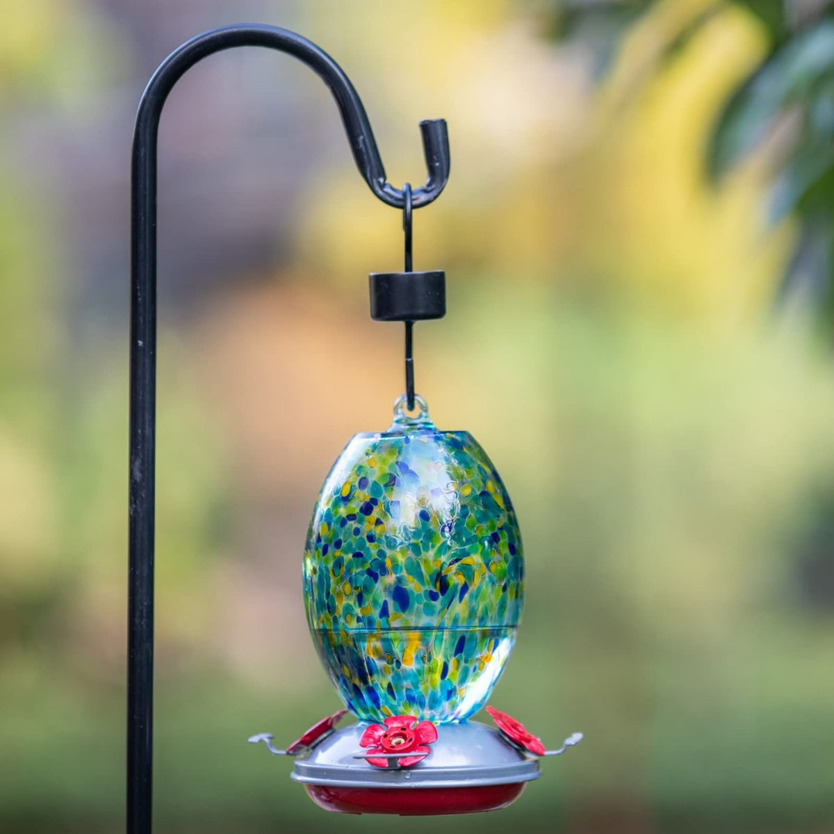 Muse Garden copper feeding ports protect hummingbird tongues during feeding.