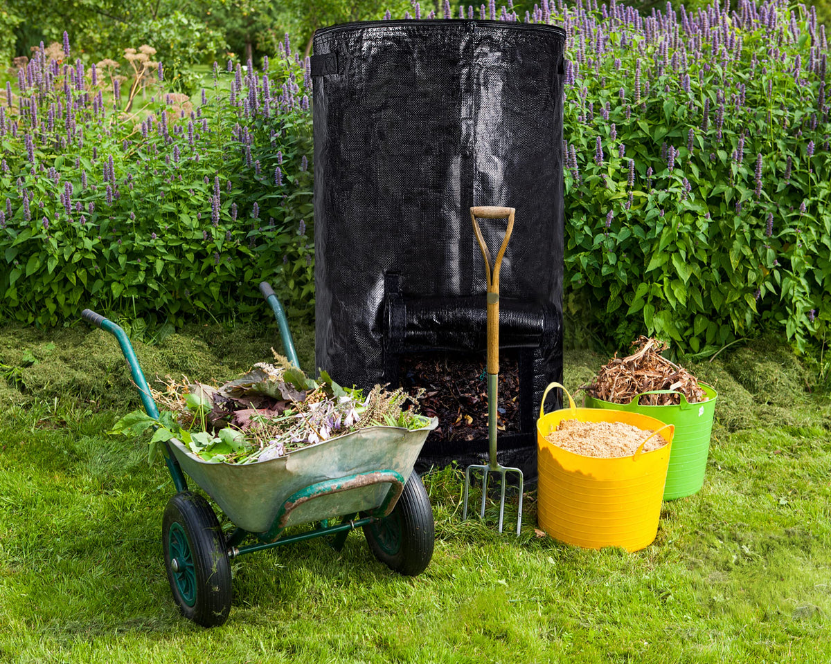 MyLifeUNIT compost bag with top and bottom openings enables easy fermentation access.