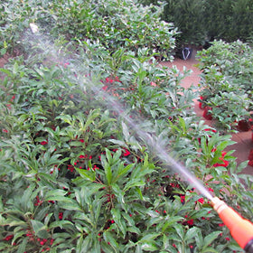 MyLifeUNIT comfortable grip supports extended spraying sessions in garden care.