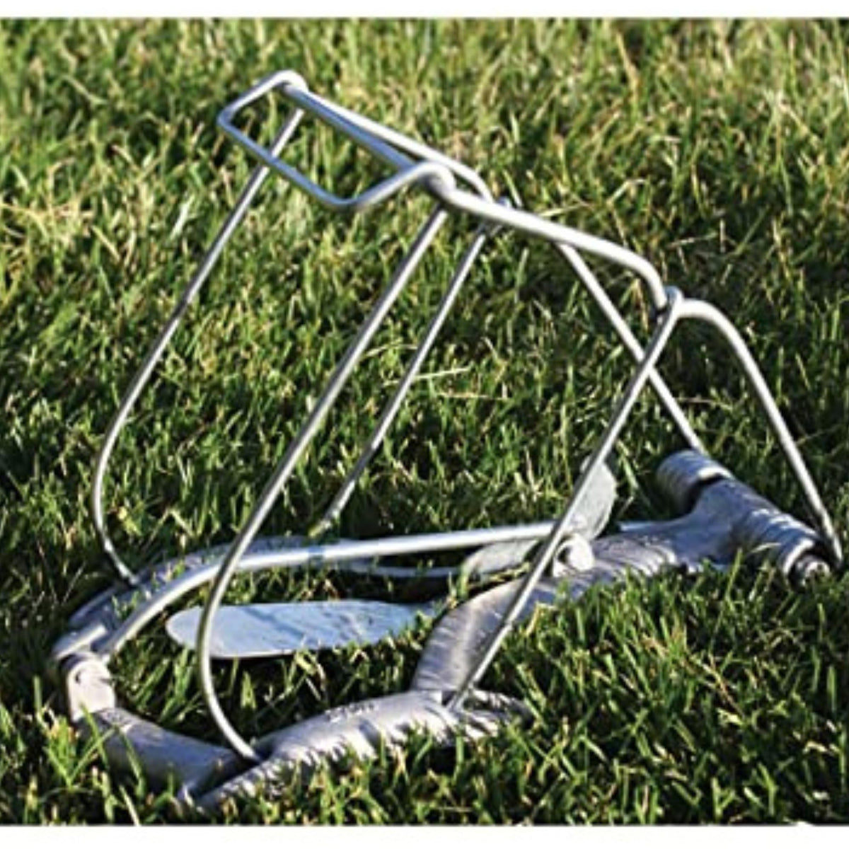 Nash 100 Choker Loop Mole Trap mechanism close-up shows reliable loop action.