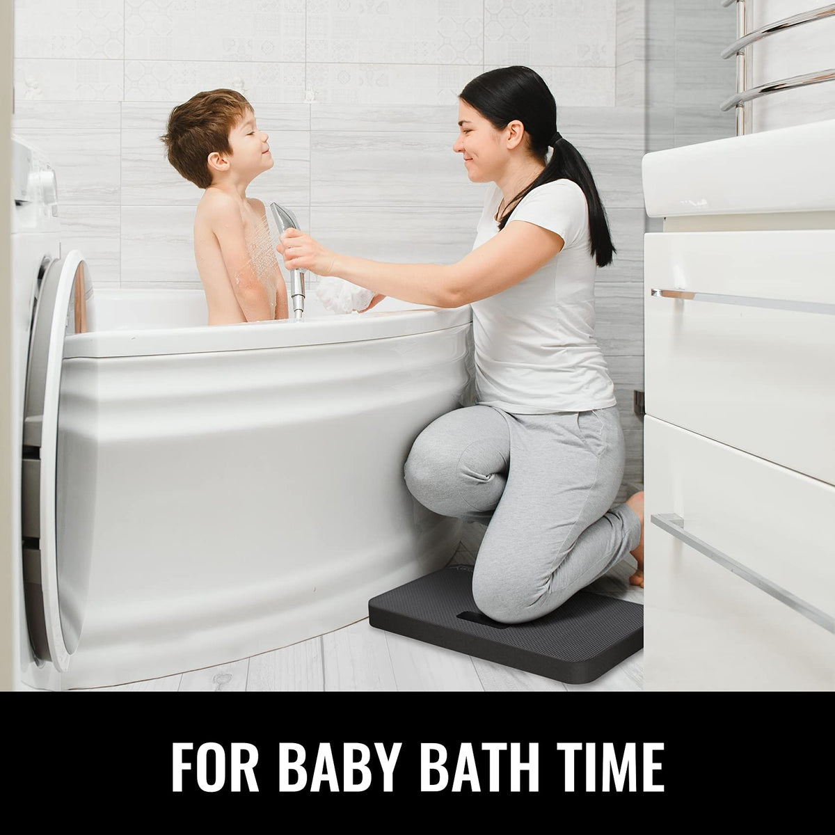 NETANY kneeling pad suitable for bathroom use during baby bath tasks.
