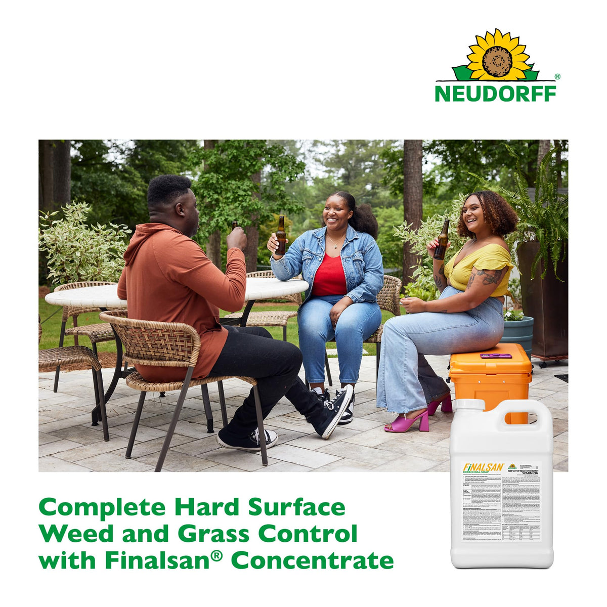 Neudorff Finalsan ready-to-use spray demonstrates large-area application.