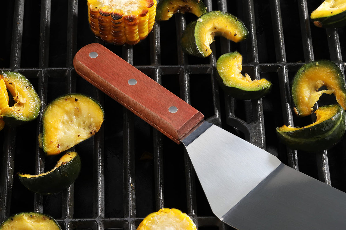 12.5-inch reach helps handle larger foods confidently