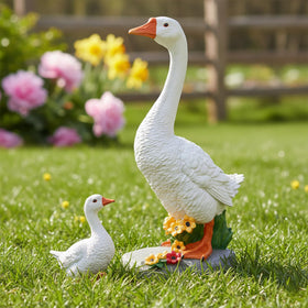 Newinhome Outdoor Goose weatherproof resin keeps garden decor durable