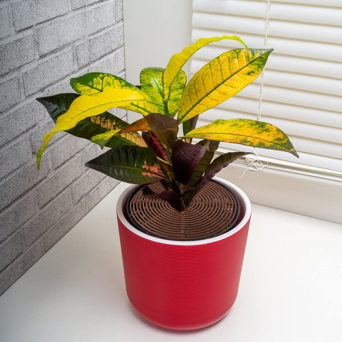 Newtay cut-to-fit design allows precise pot sizing