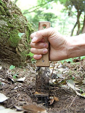 Nisaku NJP650 dual-edge blade with serrated and straight cuts for versatile garden tasks.