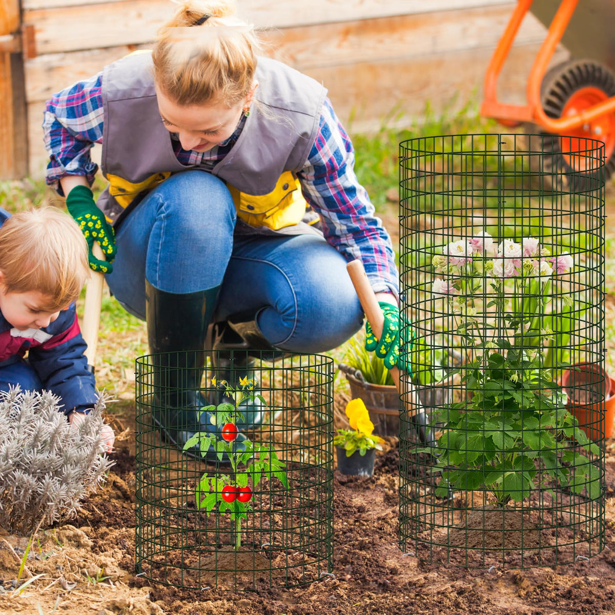 Niuyhe mesh lets sunlight through while safeguarding plants from critters.
