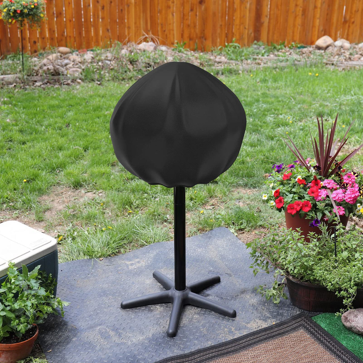 nomiou grill cover prevents dust buildup between uses to keep grill clean