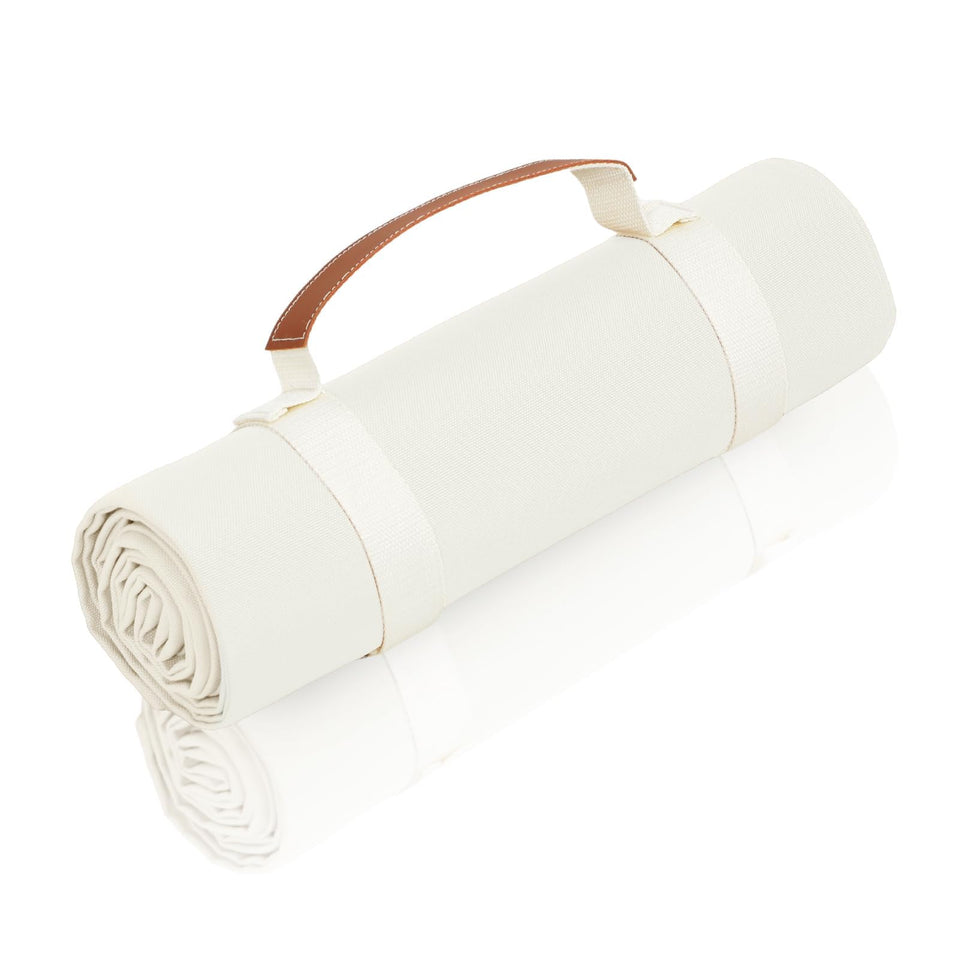 NOONOOJOOJOO white canvas picnic blanket on grass for family outings