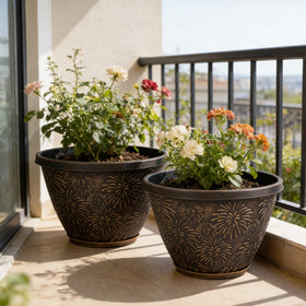 Nooulap 10-inch pot on outdoor patio adds greenery.