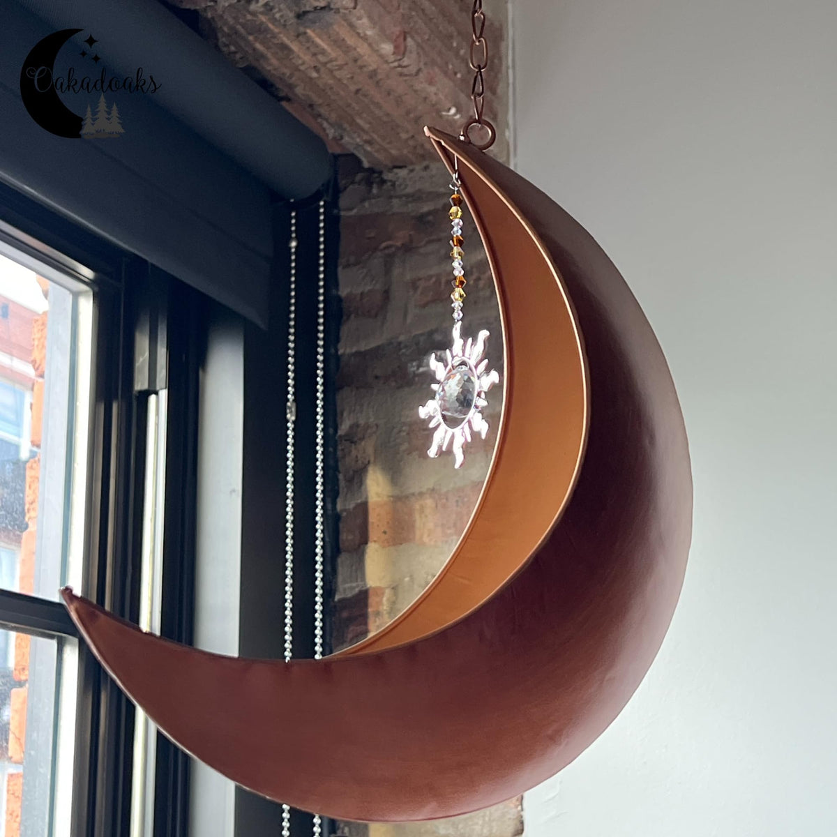Oakadoaks Moon Planter supports faux arrangements with floral foam