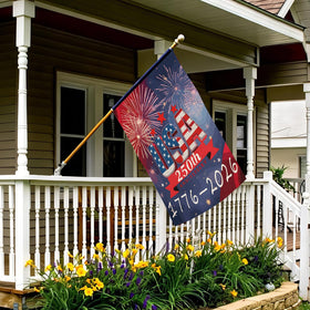 Obralitic fade-resistant flag withstands sun, wind, and rain