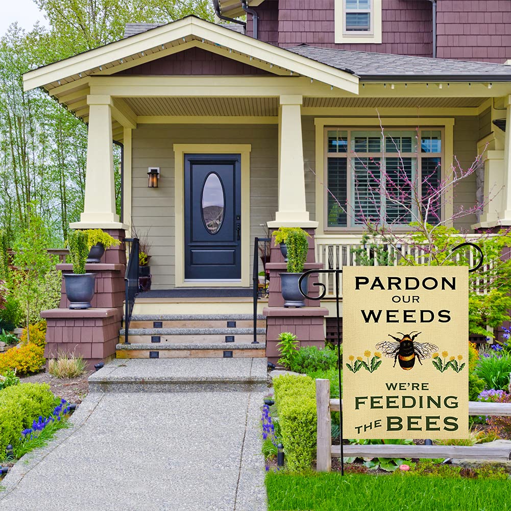 Ogiselestyle garden flag invites pollinators and neighbours' admiration.
