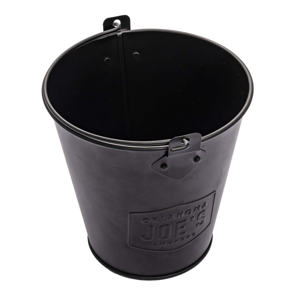 Oklahoma Joe's Drip Bucket with 2-quart capacity catching grease