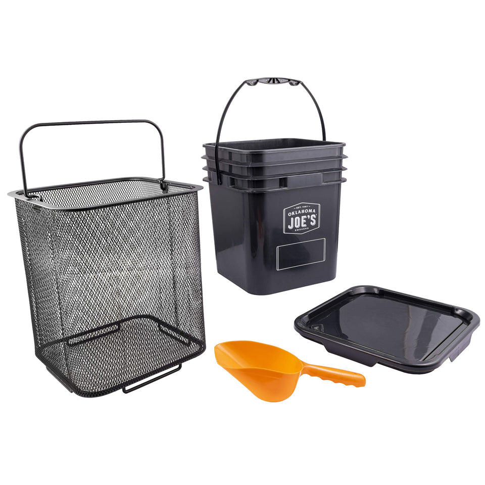 Oklahoma Joe's pellet bucket with lid on protects pellets from moisture.