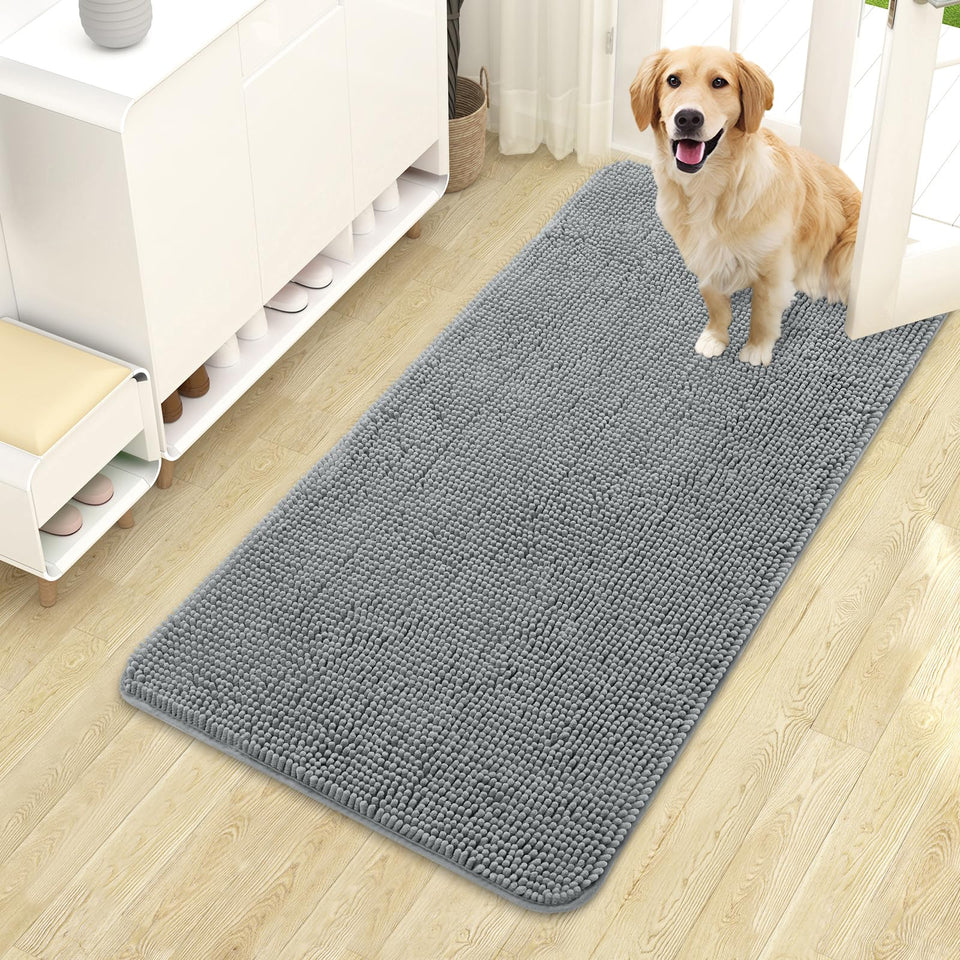 OLANLY dog door mat shows muddy paws while absorbing moisture for a cleaner entry.