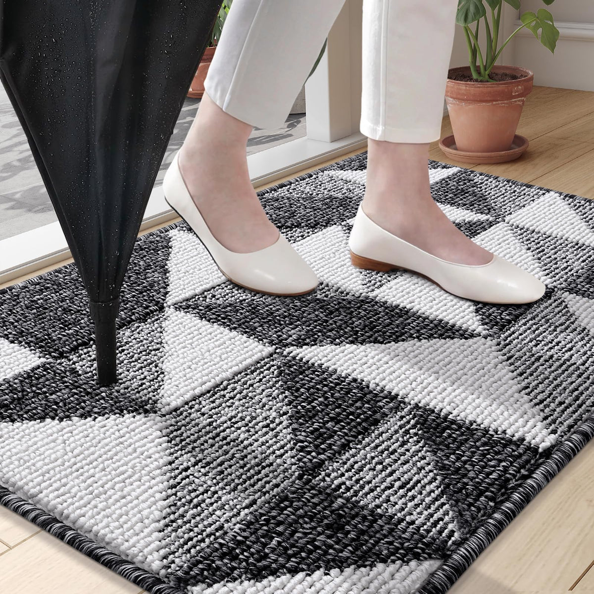 OLANLY door mat geometric pattern adds modern decor and timeless style.
