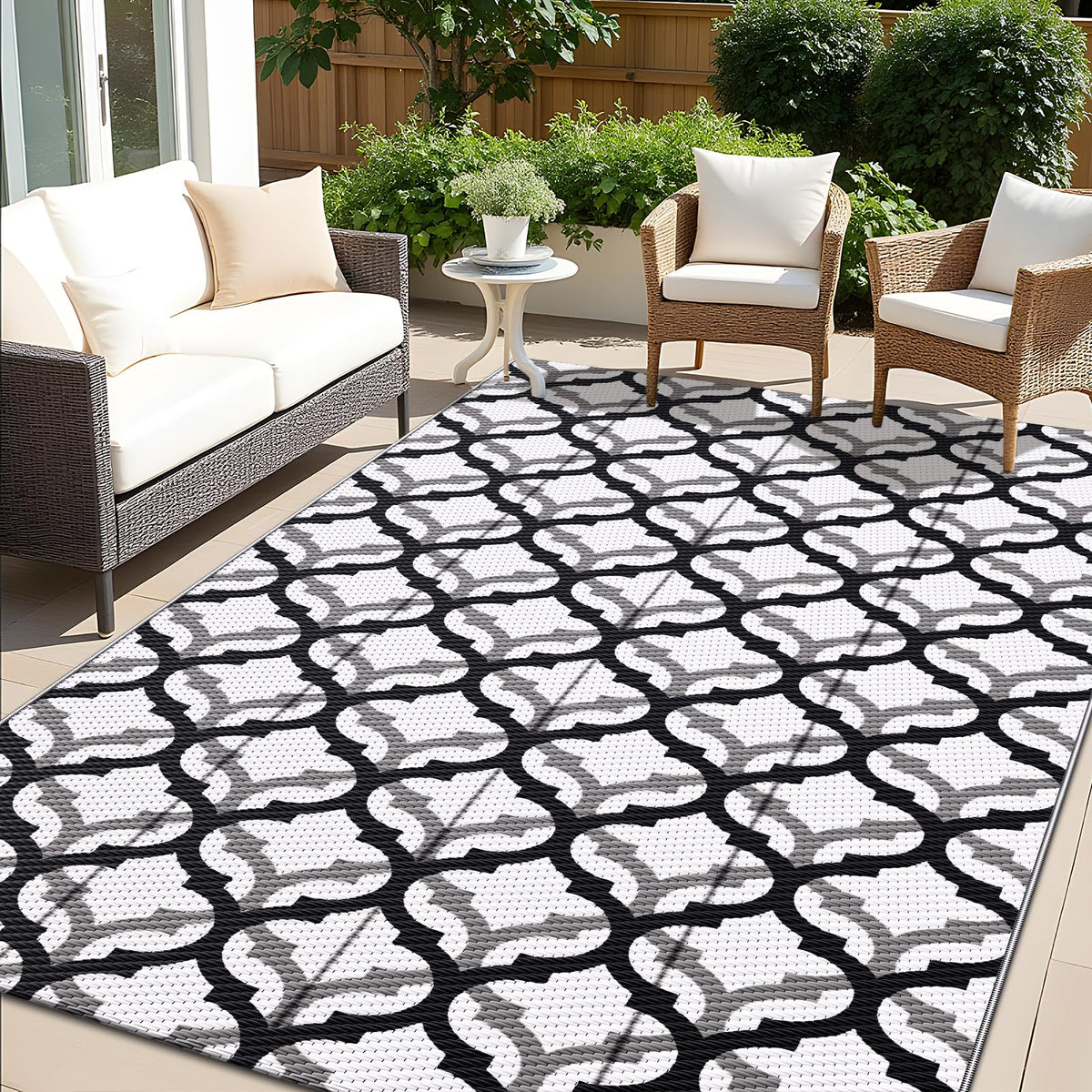OLANLY reversible outdoor rug 5x8 with interlacing pattern for patios.