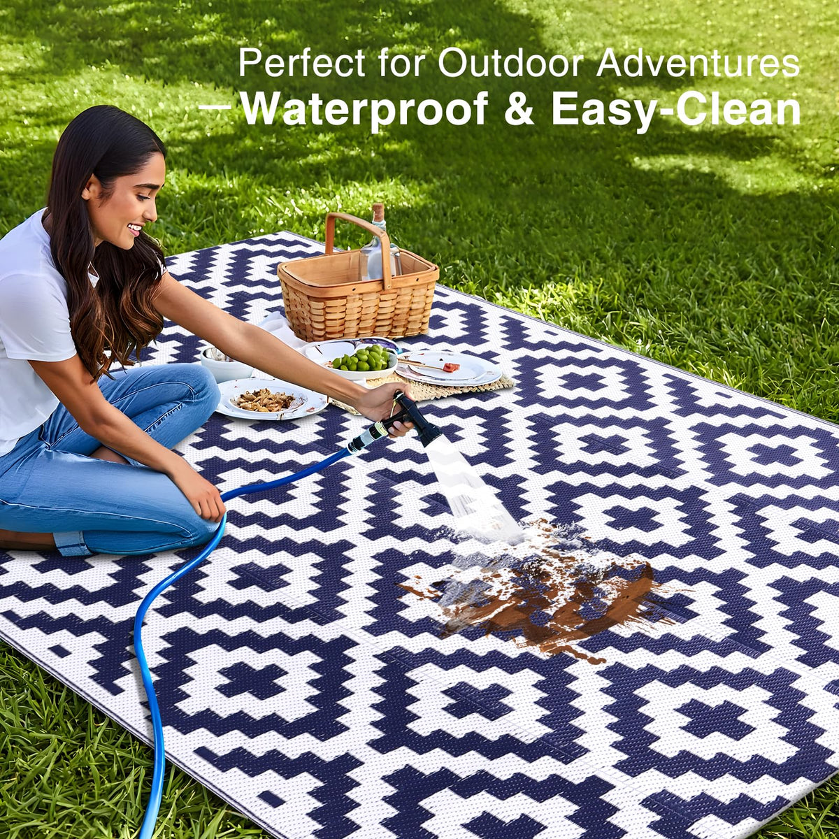 OLANLY outdoor rug with UV protection preserves navy and white color vibrancy.
