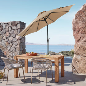 OLIXIS adjustable tilt enables precise sun protection throughout the day.