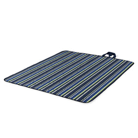 Oniva Vista front pocket holds essentials during outings