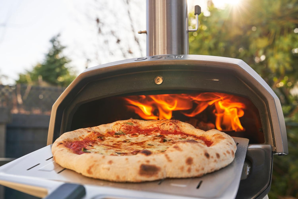 Ooni Karu 2 reaches 950°F for fast baking of pizzas.