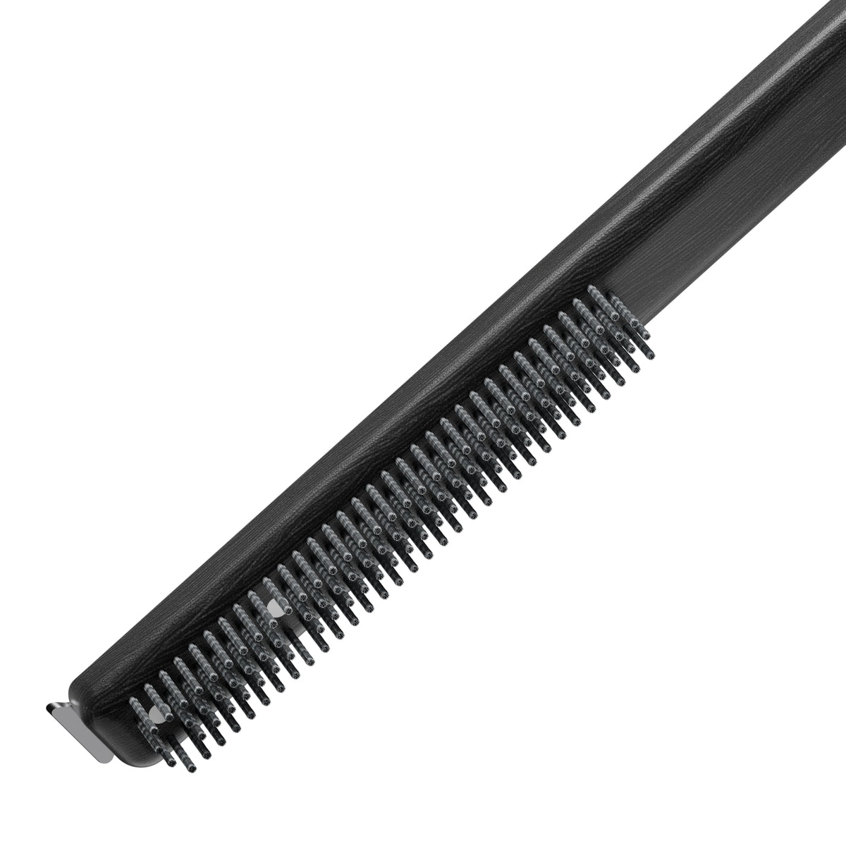 Ooni wire brush-scraper overview showing 2-in-1 design for quick stone cleaning.