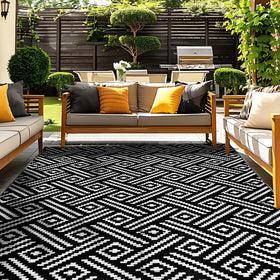 OPPODREAM outdoor rug 5x7ft front view showing versatile patio fit